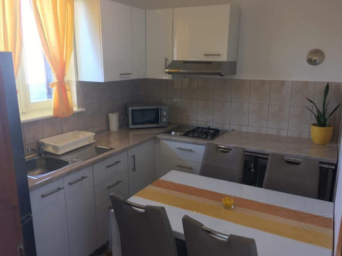 Apartament Apartman Lori Novi Vinodolski Zewnętrze zdjęcie