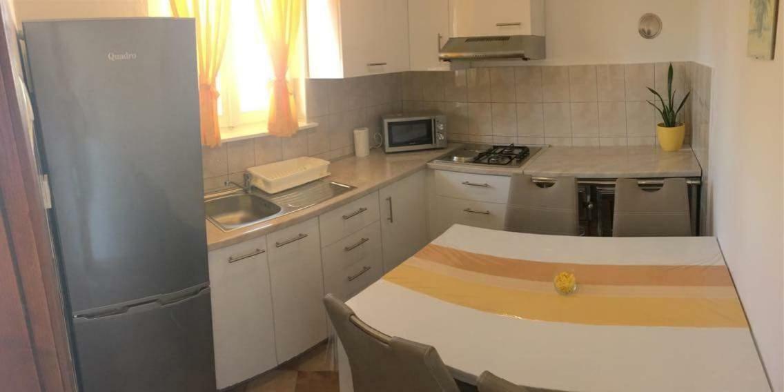 Apartament Apartman Lori Novi Vinodolski Zewnętrze zdjęcie